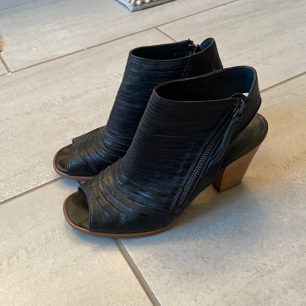 ✨Paul Green Cayanne Peep Toe ✨